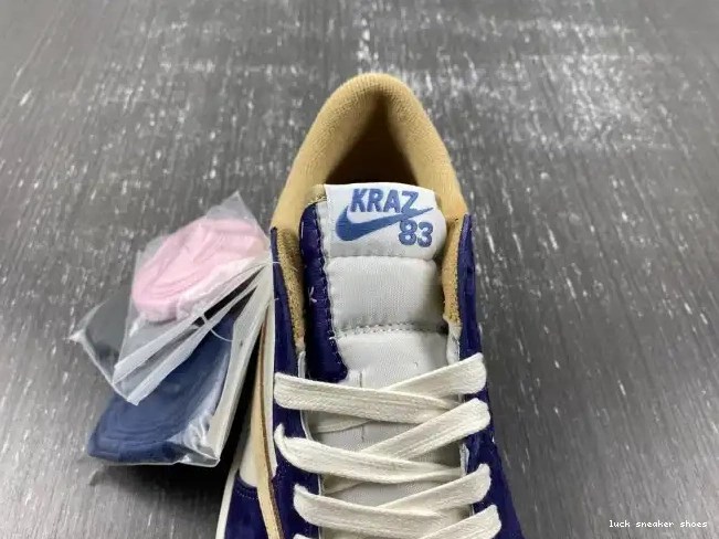 Rep LUCY TRAVIS 1 X JORDAN SCOTT CUSTOM AIR DM7866-808 0524